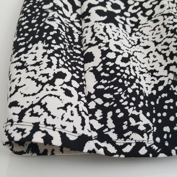 Forever21 animal print mini skirt Size Small - Picture 2 of 7